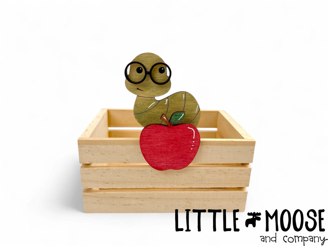 Mug Hugger - Bookworm with apple