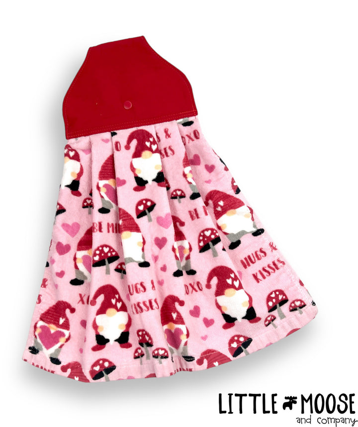 RTS - Hanging Towel - red top with gnome towel